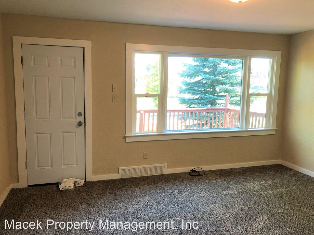 1012 7th Ave S - Photo 2 of 10