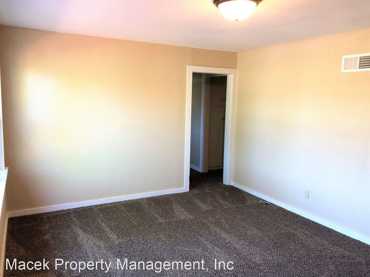 1012 7th Ave S - Photo 3 of 10