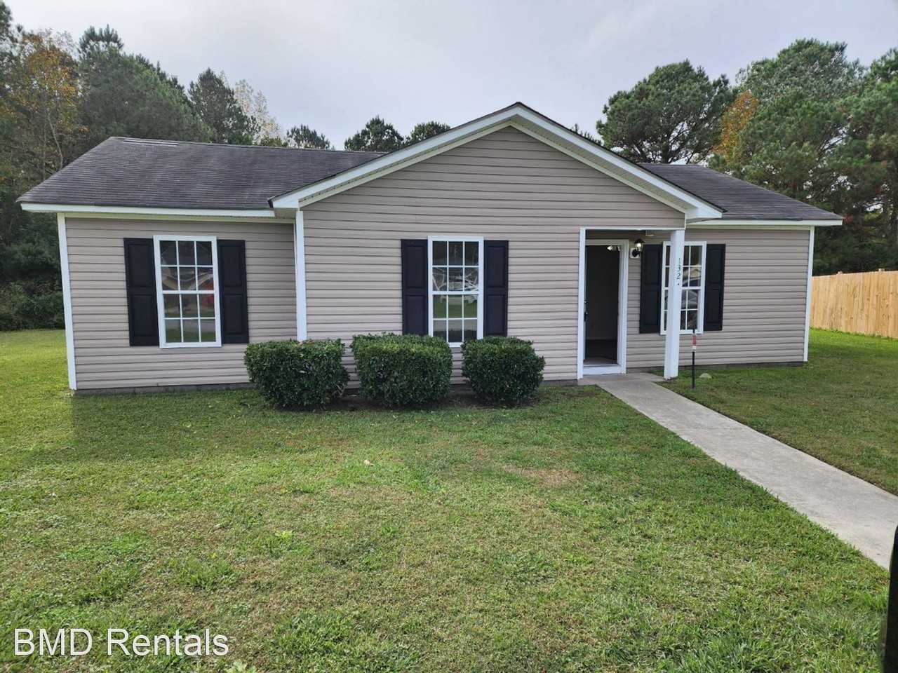 132 Sutton Dr - Photo 2 of 12