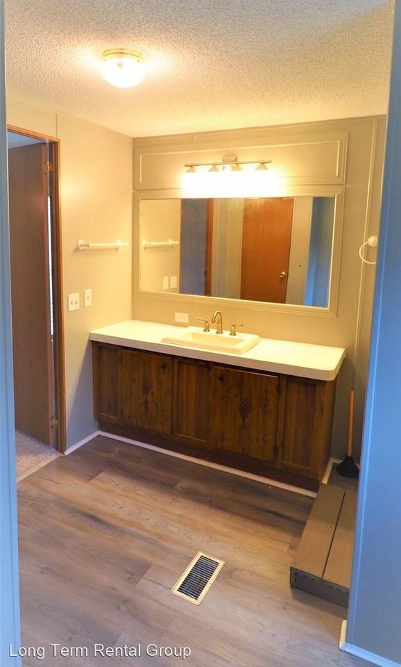 45782 Old Carney Rd - Photo 3 of 24