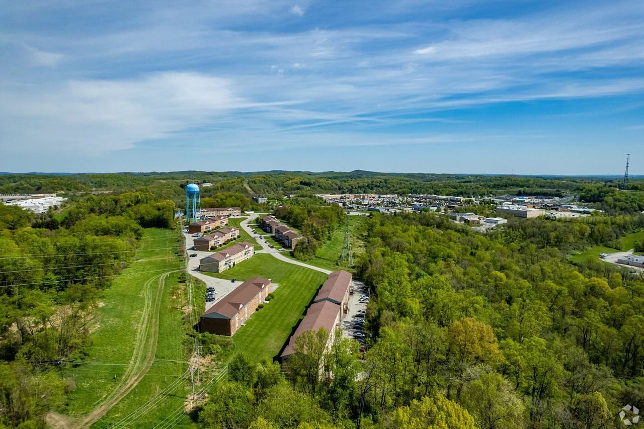 West Hills Village Apartments 154 W Hills Dr, Greensburg, PA 15601