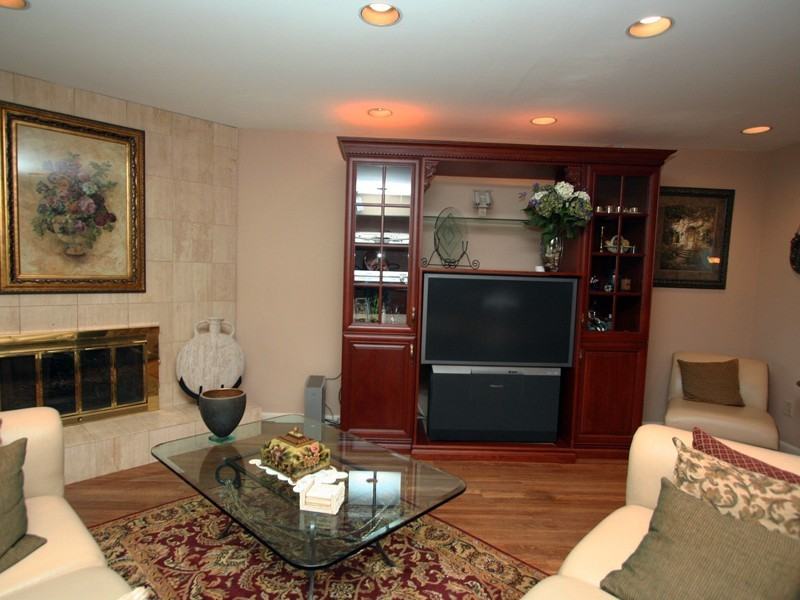 96 Woodlake Dr W - Photo 3 of 10