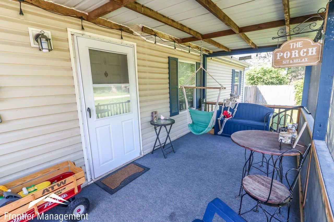 120 9th St - Photo 2 of 14