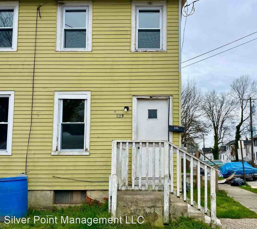 225-227-229-231 Gibbon St - Photo 2 of 19