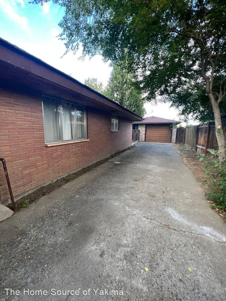1609 S 15th Ave, Yakima, WA 98902 3 Bedroom House for 1,400/month Zumper