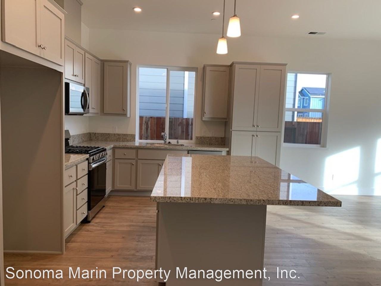 1018 Del Roble Ln - Photo 2 of 21