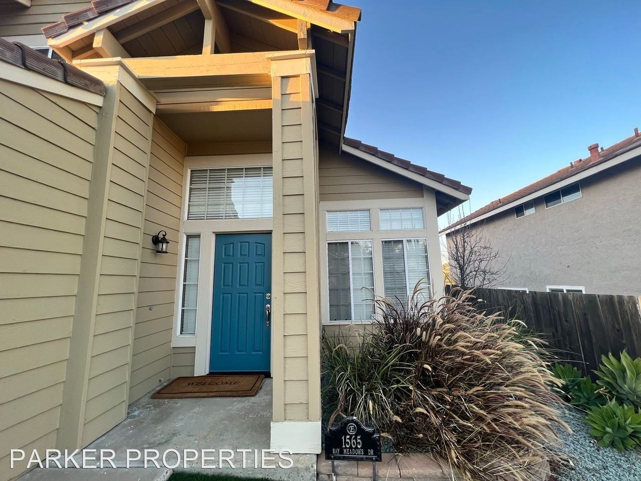 1565 Bay Meadows Dr - Photo 3 of 30