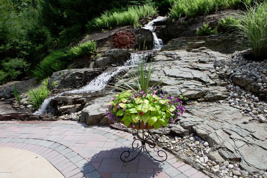 326 Hunters Farm Rd - Photo 2 of 25