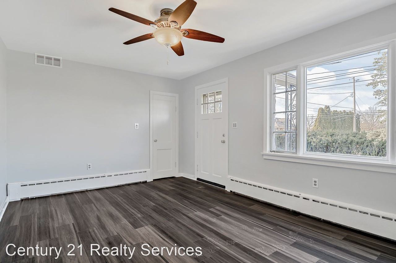 4816 E Trindle Rd - Photo 3 of 9