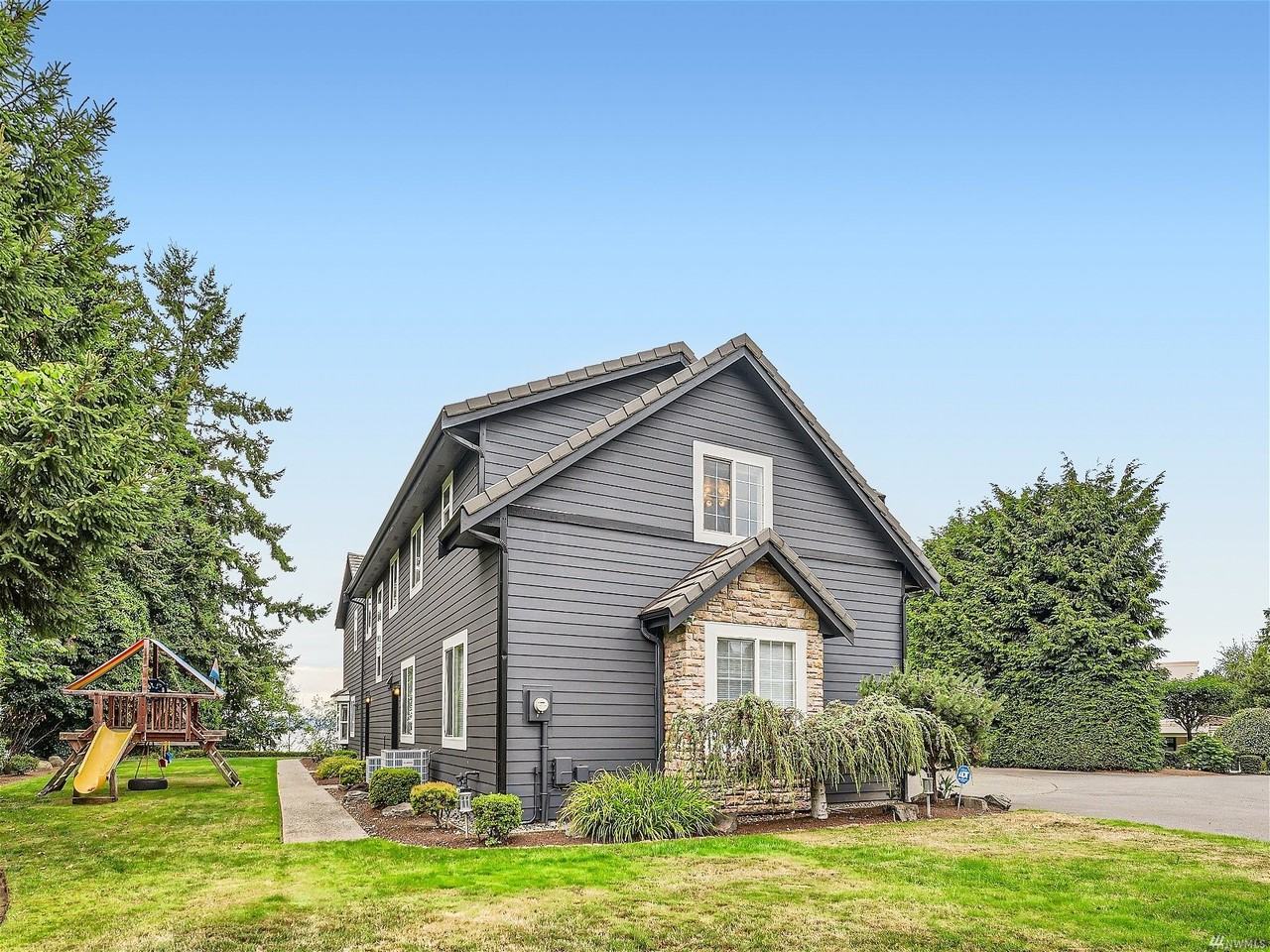 28917 Sound View Dr S - Photo 2 of 32