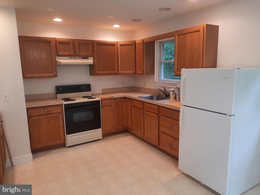 1246 Bridgeton Hill Rd - Photo 2 of 5