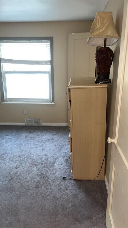 6615 Manor St - Photo 3 of 10