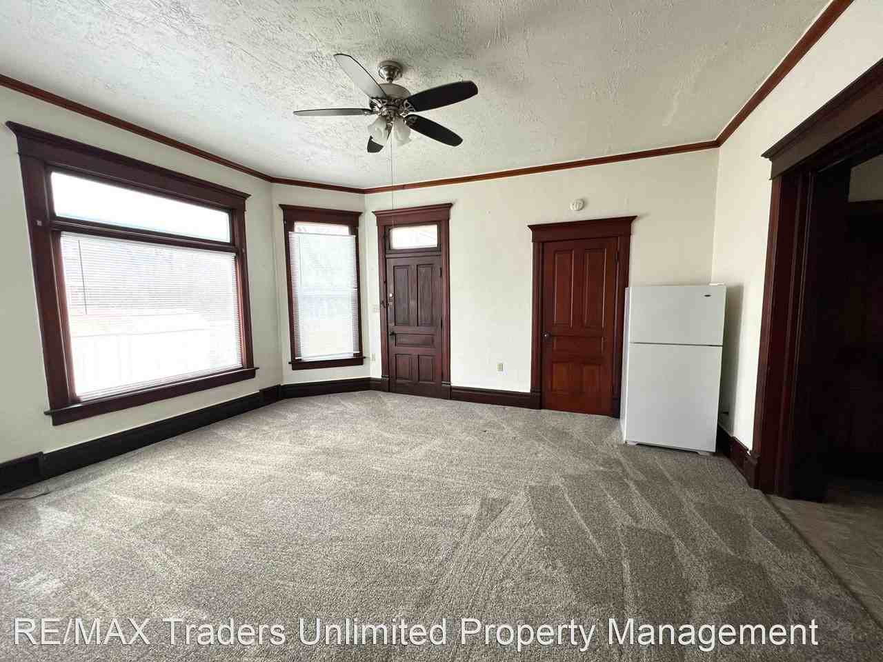 300 Colona Ave. - Photo 2 of 6