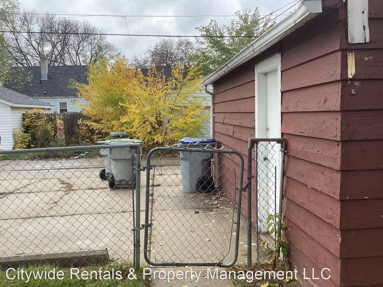 4739 N 20th St - Photo 3 of 12