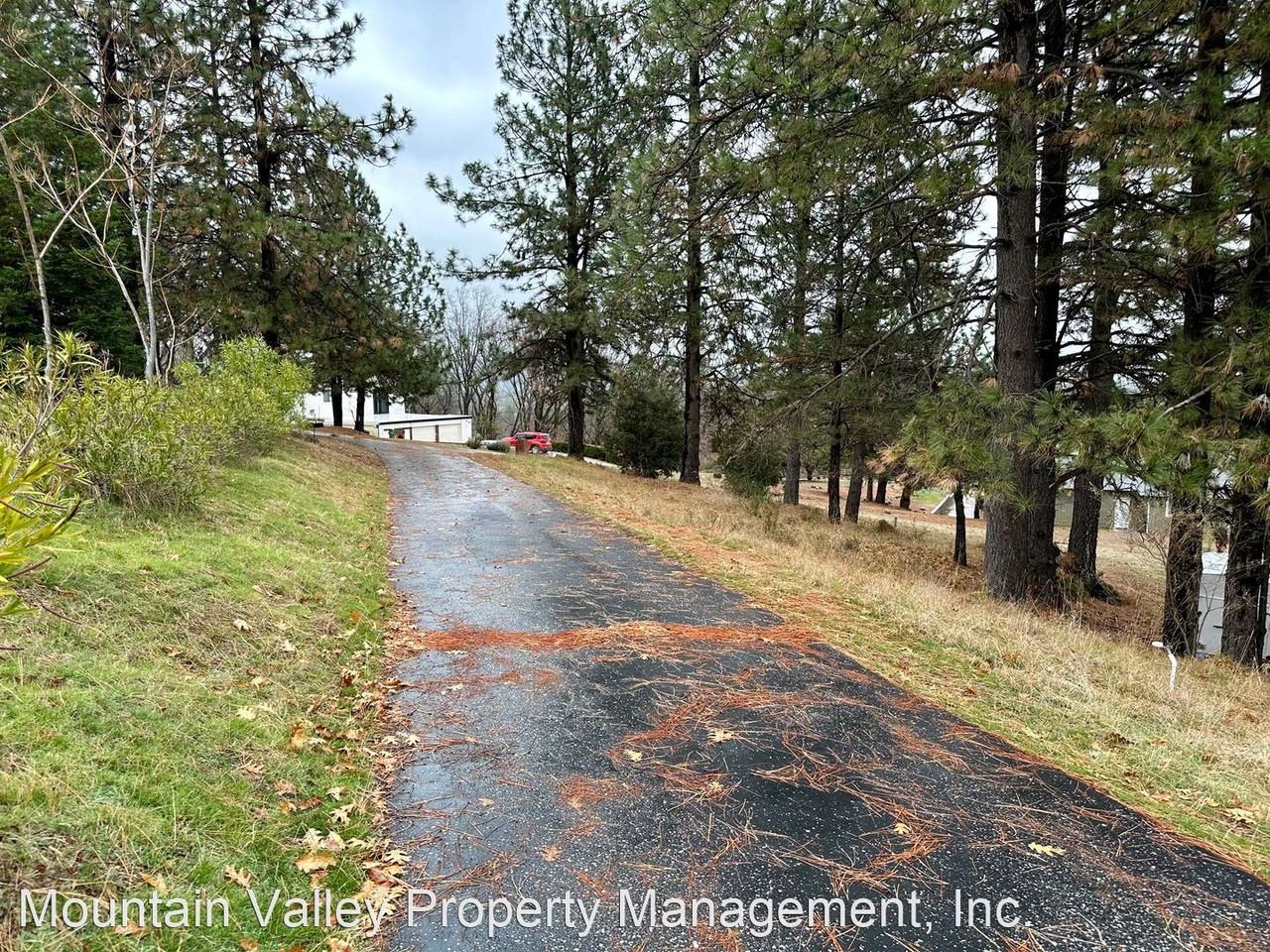 21221 Meadow Oaks Ln - Photo 2 of 34