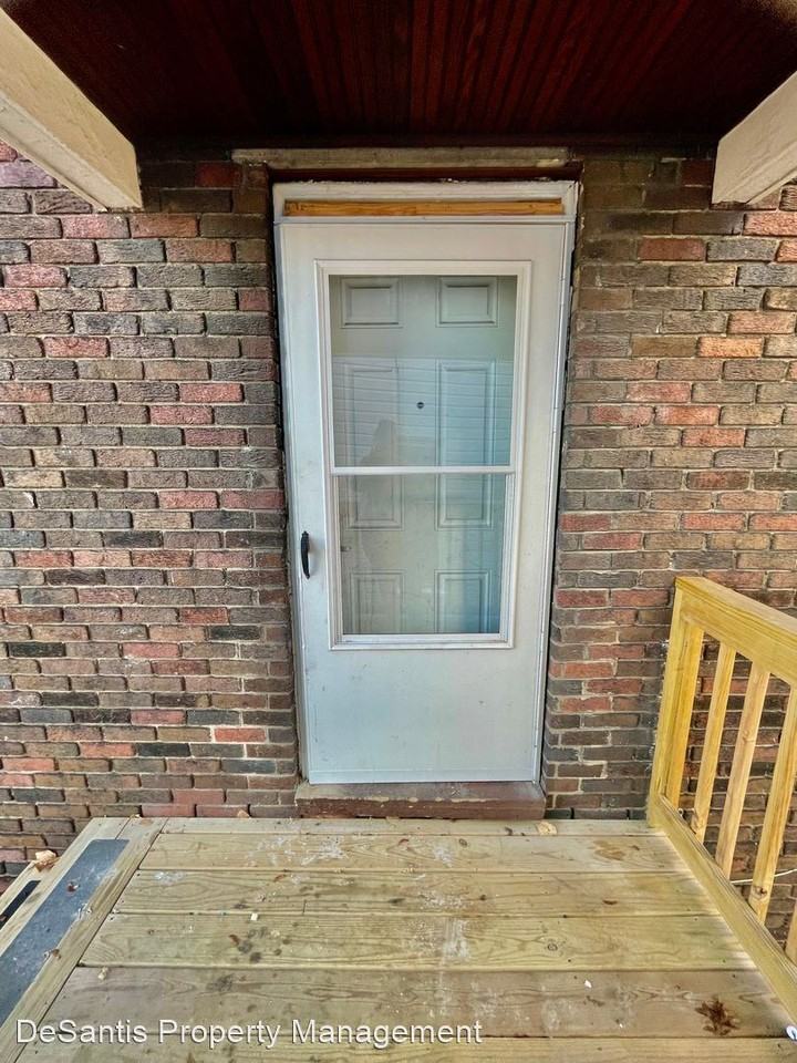 1100 Tyndal Street - Photo 3 of 23