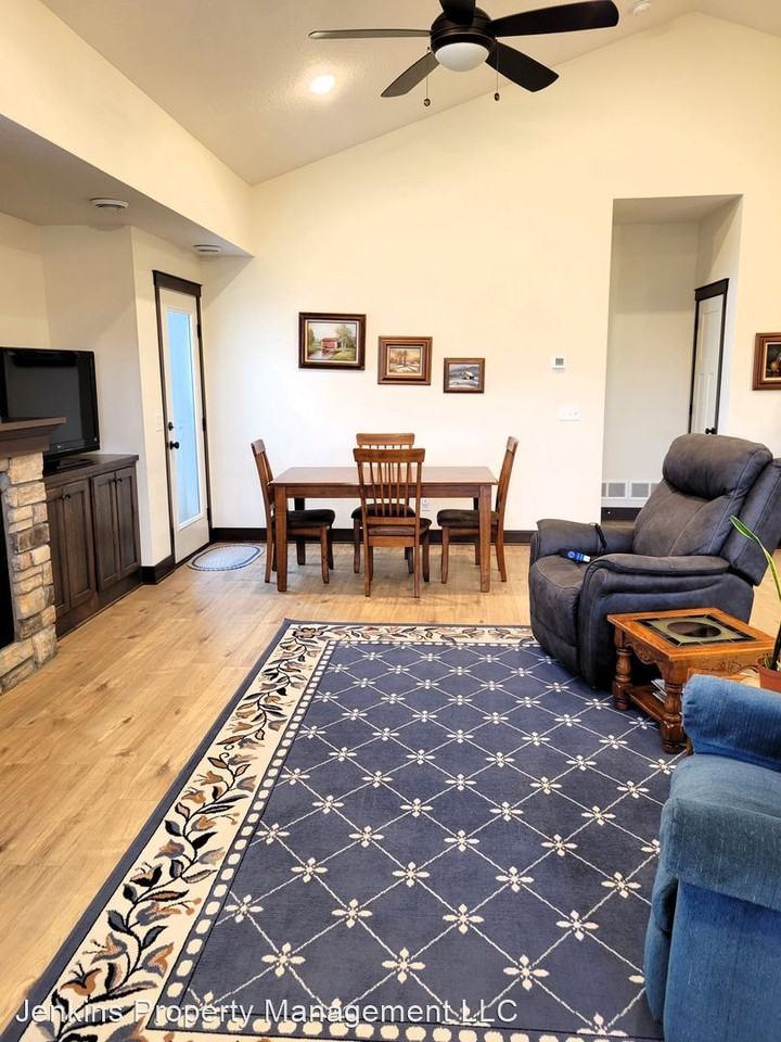 115 Heirloom Ave - Photo 2 of 28