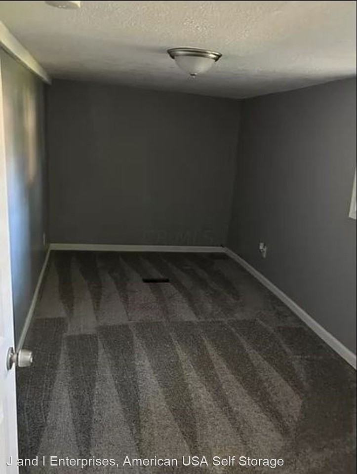 148 S Washington St - Photo 3 of 10