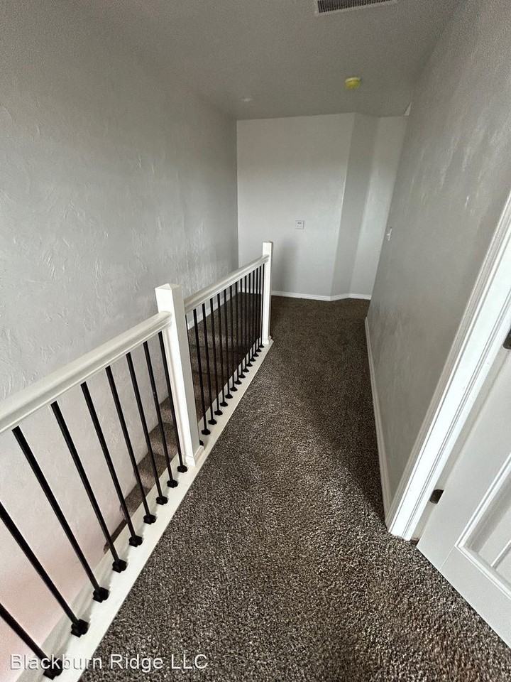 1401 Blackburn Way - Photo 3 of 41