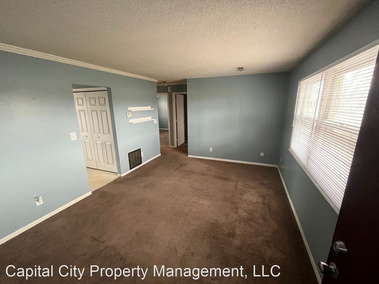 26/28/30/32 Circle Drive - Photo 3 of 4