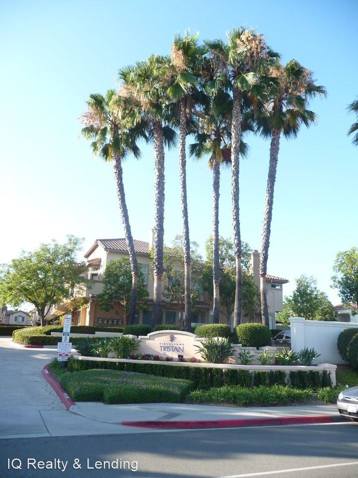 11378 Via Rancho San Diego #G - Photo 3 of 32