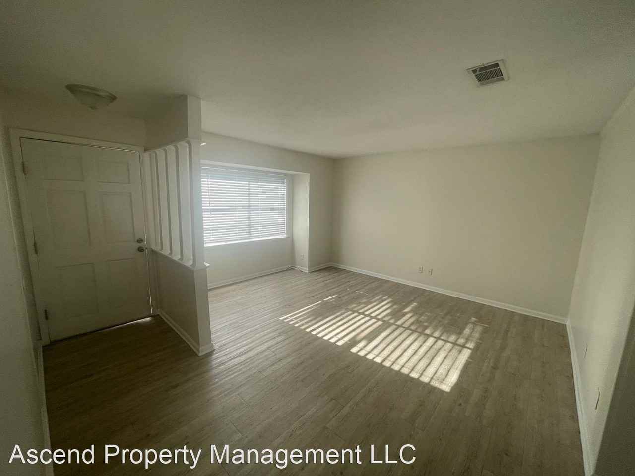 2410 Lyndon Ave - Photo 2 of 12