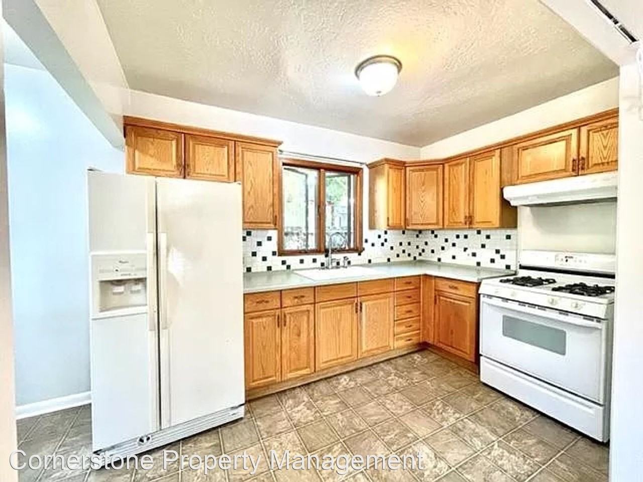 1035 Newhall St - Photo 3 of 16