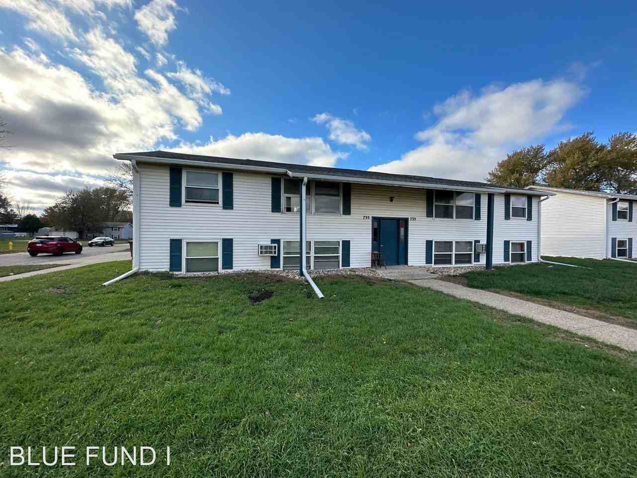 725/727 1st Ave SW 733/735 1st Ave SW - Photo 2 of 2