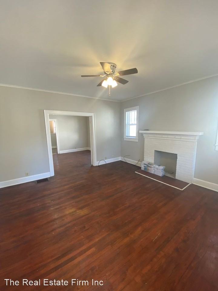 2355 Woodbine Ave - Photo 2 of 17