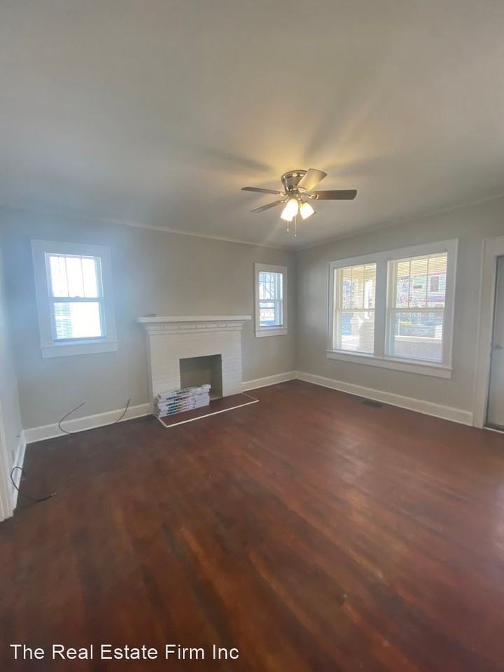 2355 Woodbine Ave - Photo 3 of 17