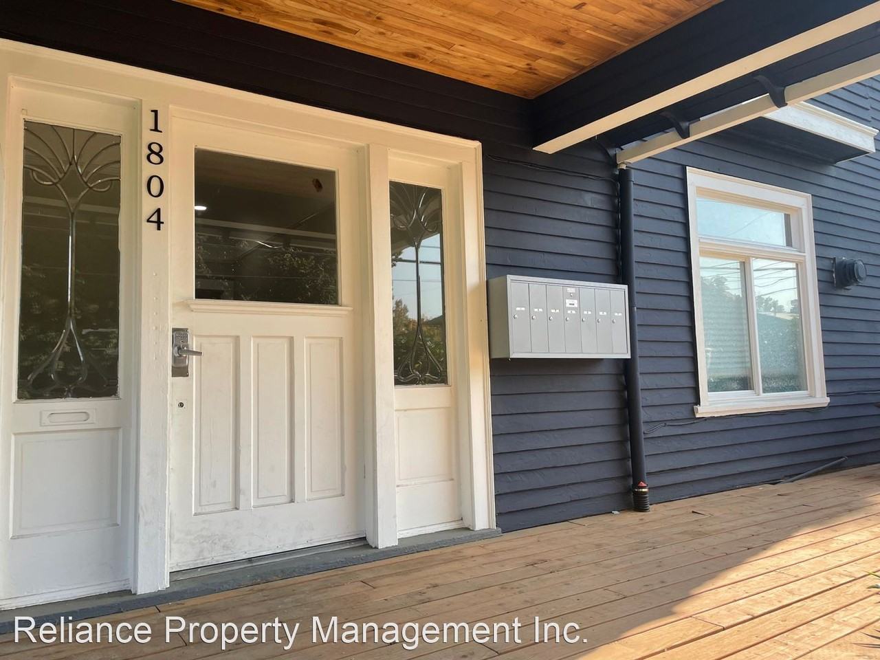 1804 NE 14th Ave - Photo 2 of 18