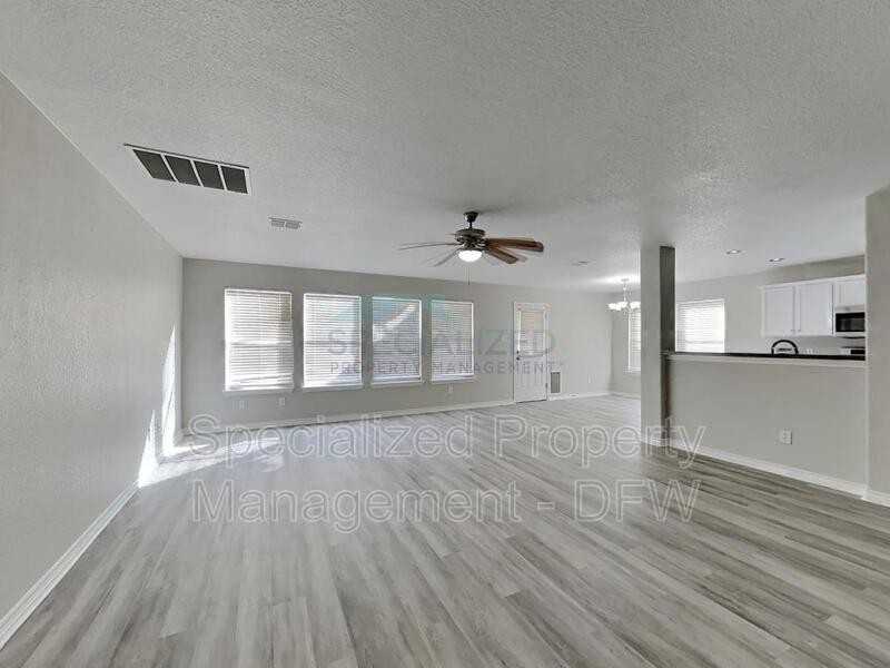 3924 Estrella Ct - Photo 2 of 25
