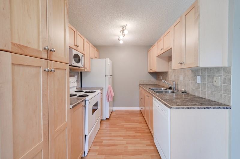 14417 54 St Nw #14417 - Photo 3 of 27