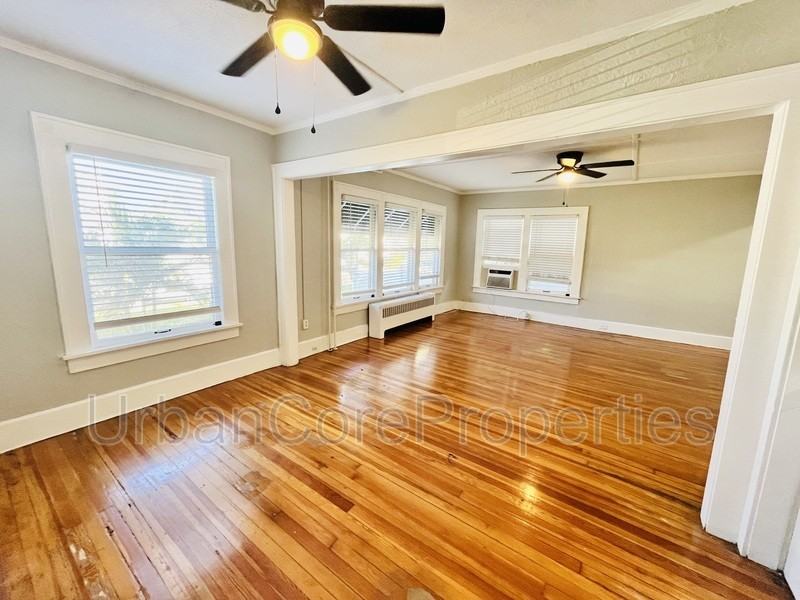 236 10th Ave Ne #1 - Photo 3 of 8