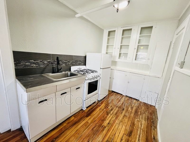 236 10th Ave Ne #1 - Photo 5 of 8