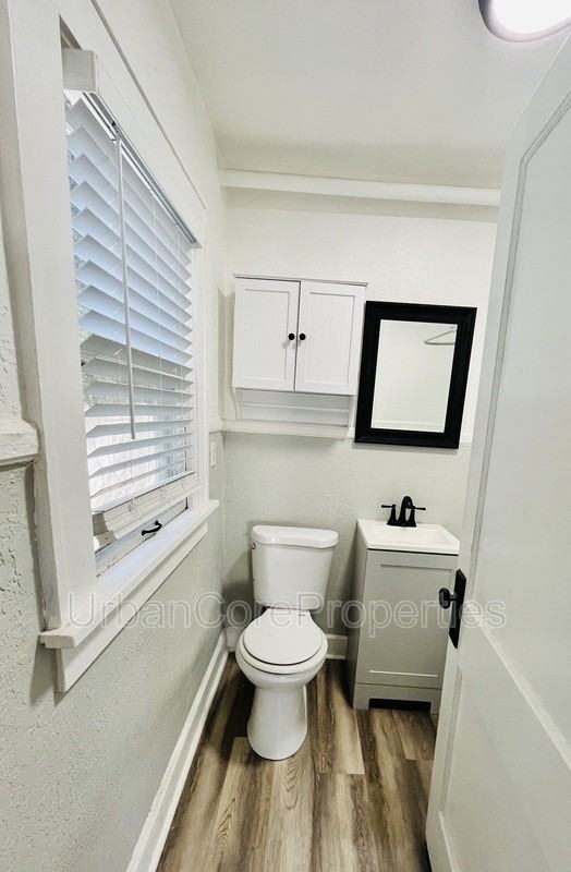 236 10th Ave Ne #1 - Photo 7 of 8