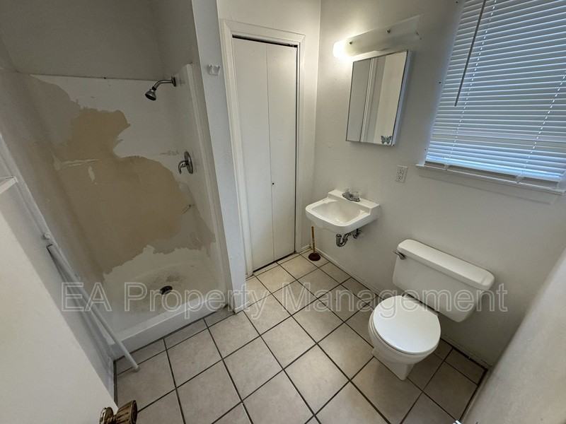 117 40th St Nw #5 - Photo 5 of 6