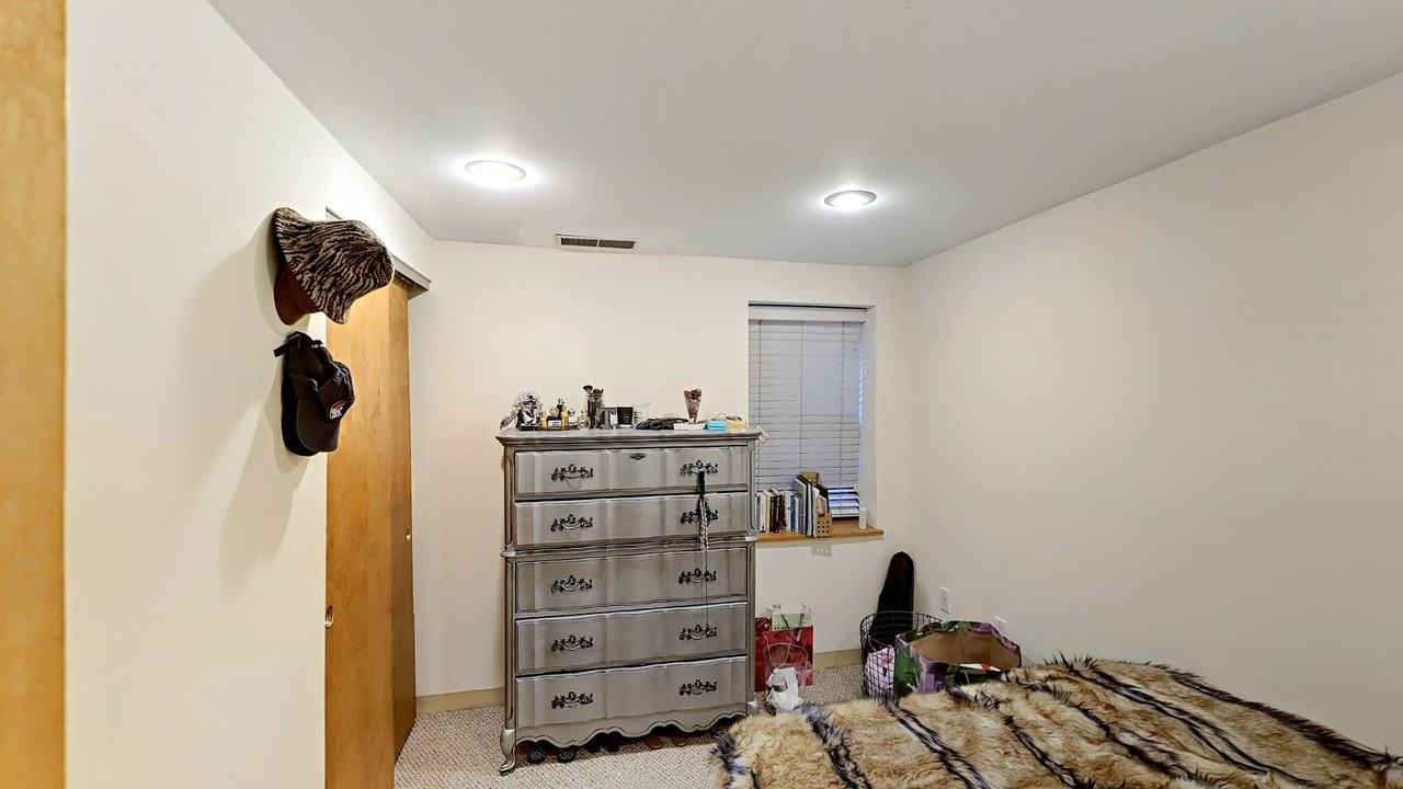 Gainsborough St #007 - Photo 7 of 13