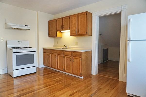 20 Norumbega Ter #20-02 - Photo 3 of 8