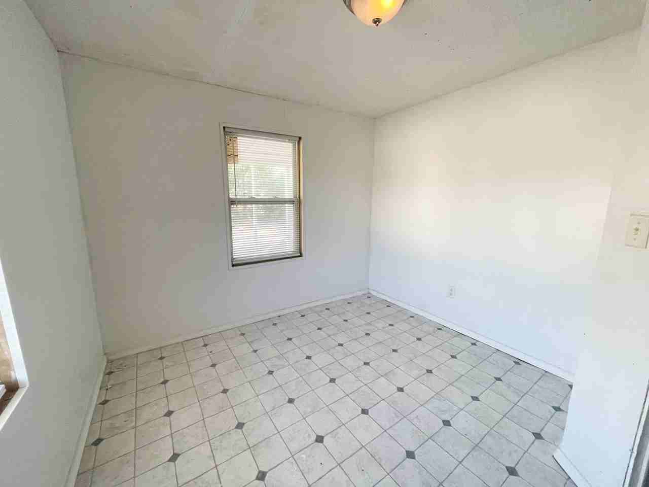 160 Stanton Ln - Photo 2 of 12