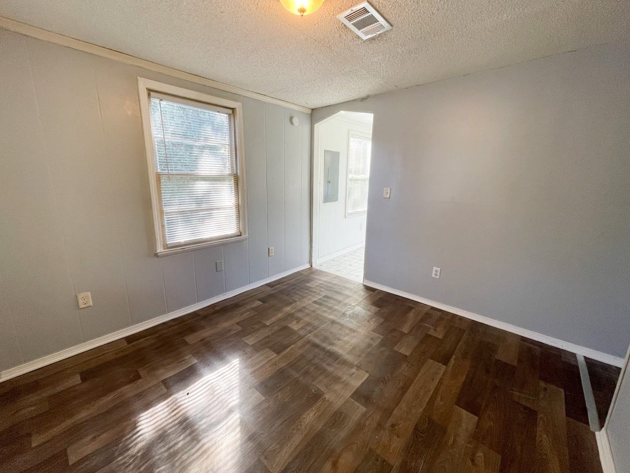 160 Stanton Ln - Photo 3 of 12