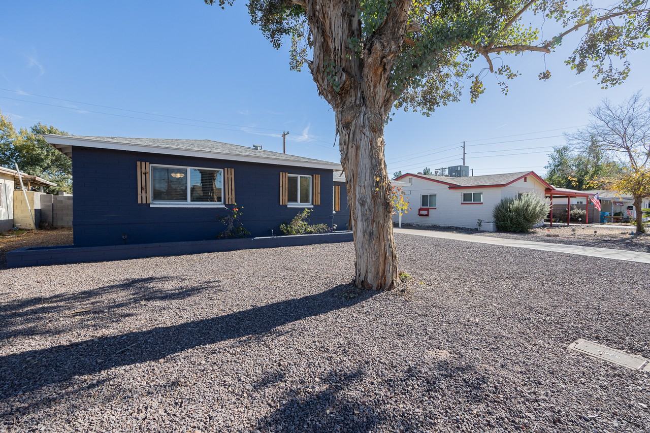 2313 N 37th Way - Photo 3 of 21