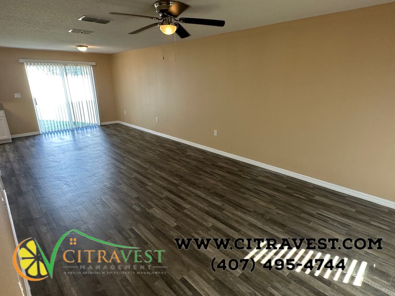 27033 Wakefield Dr - Photo 2 of 12