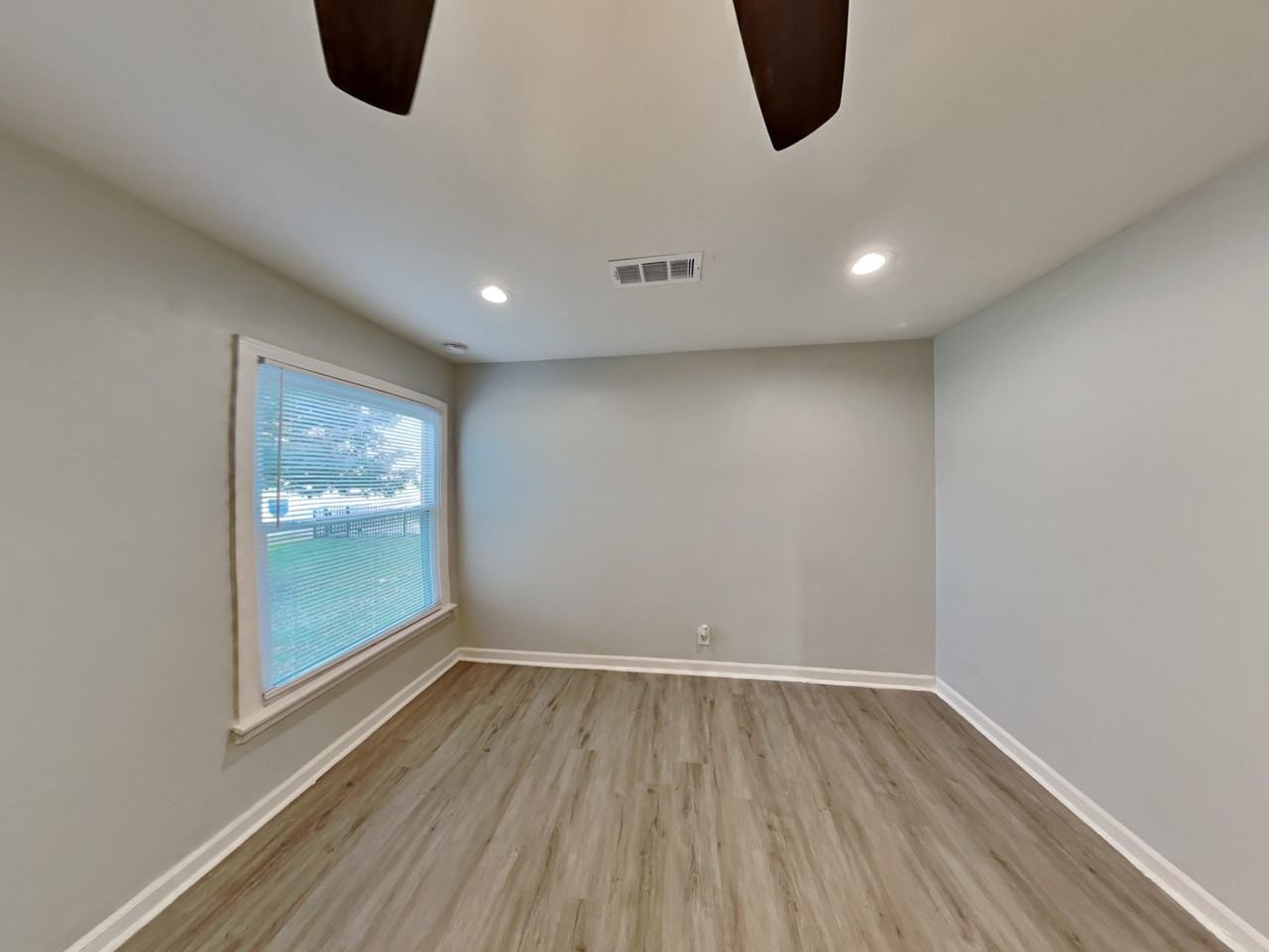 2118 Norwood Dr - Photo 3 of 20