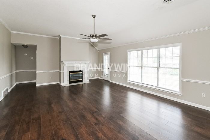 4478 Meadow Cliff Dr - Photo 2 of 20