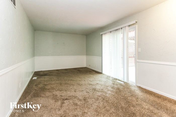 5520 Armstrong Dr - Photo 2 of 15