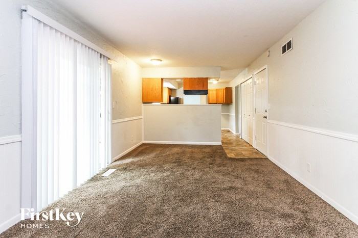 5520 Armstrong Dr - Photo 3 of 15