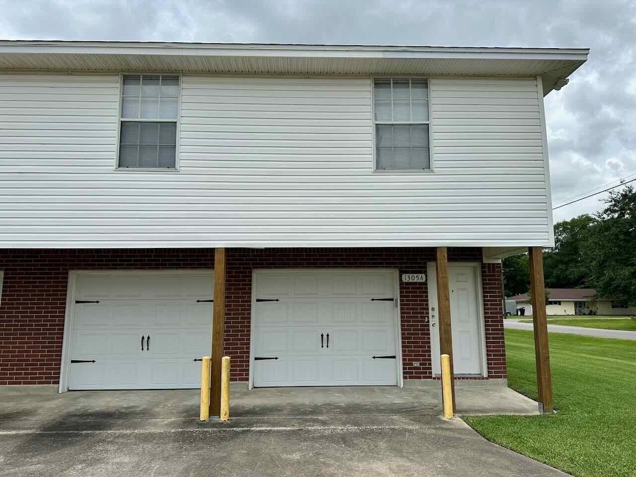 1309B S 12th St, Nederland, TX 77627 2 Bedroom Apartment for 1,150