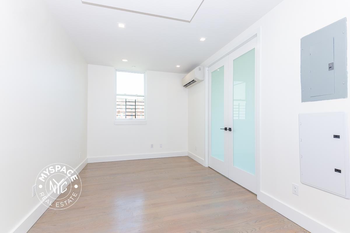2911 Albemarle Rd #4R - Photo 2 of 14