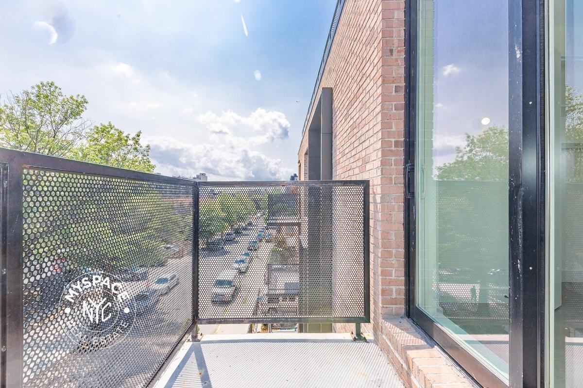 2911 Albemarle Rd #4R - Photo 5 of 14
